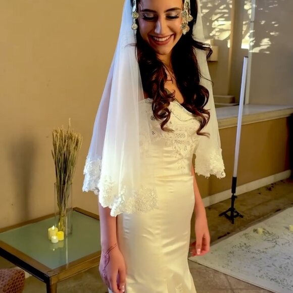 Reem Acra Wedding Dress - Picture 4 of 4